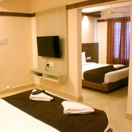 Hotel Sakura Inn Hosūr Esterno foto