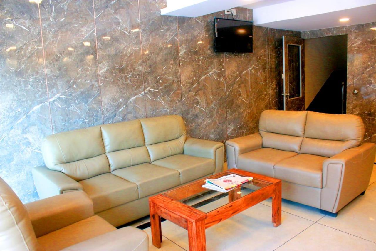Hotel Sakura Inn Hosūr Esterno foto