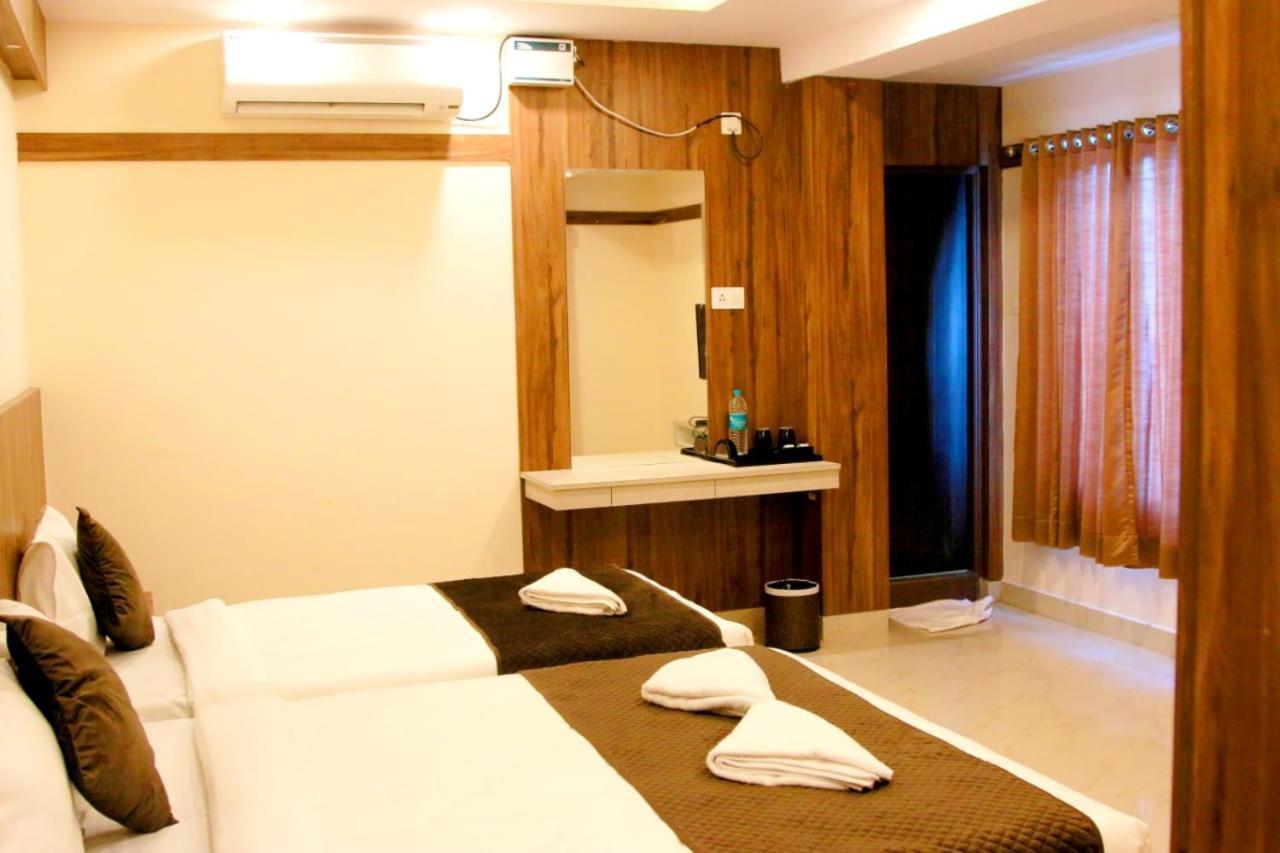 Hotel Sakura Inn Hosūr Esterno foto