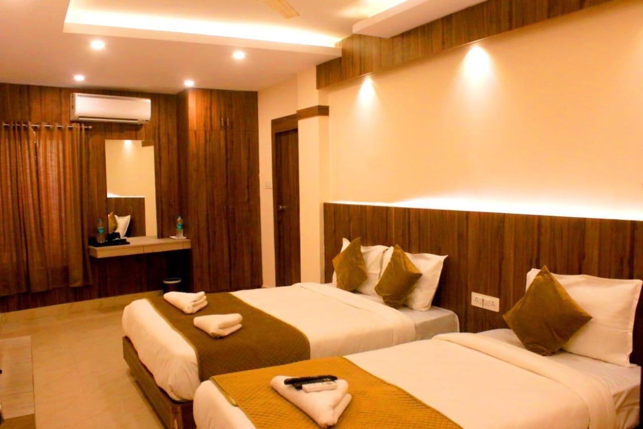Hotel Sakura Inn Hosūr Esterno foto