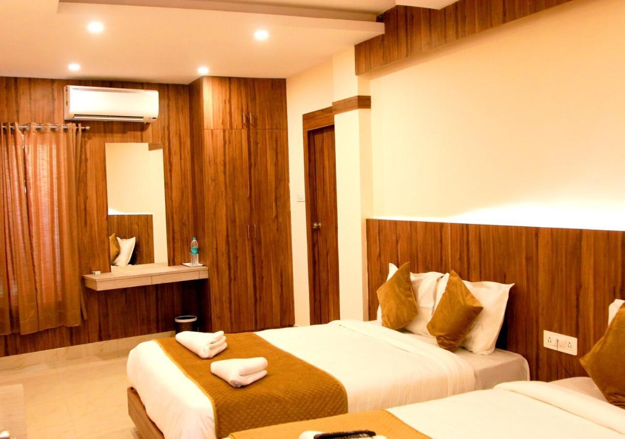 Hotel Sakura Inn Hosūr Esterno foto