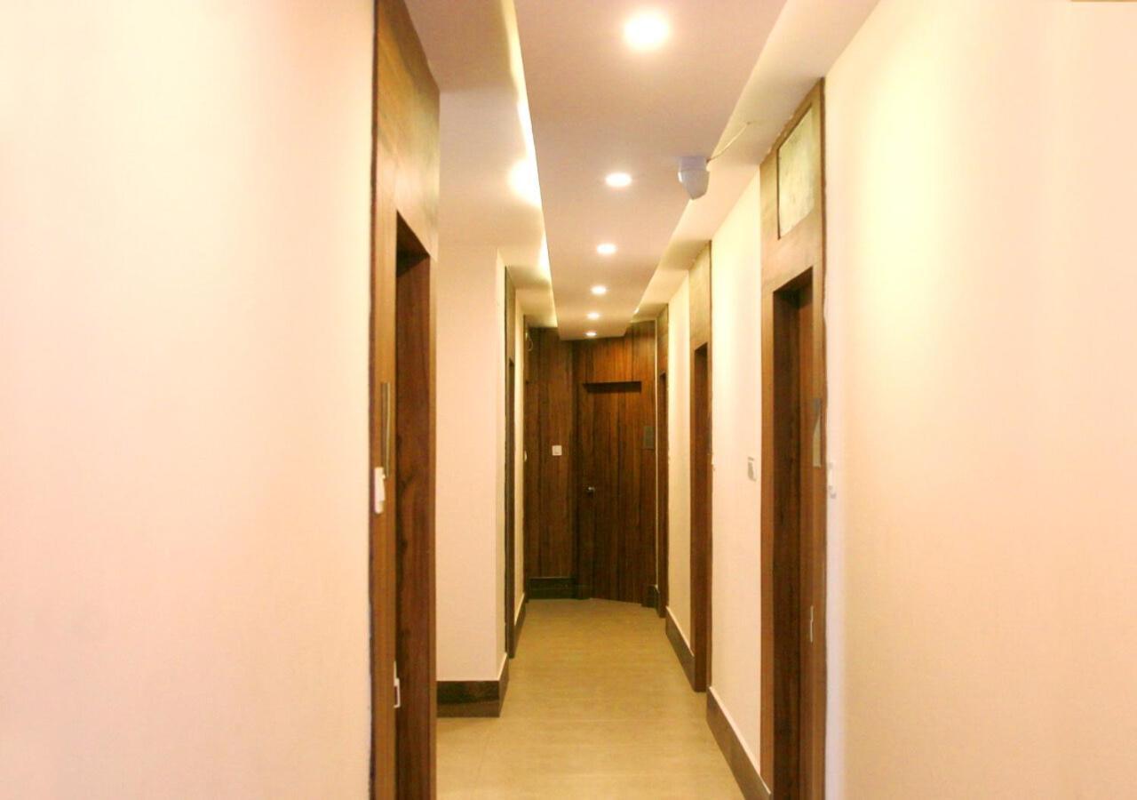 Hotel Sakura Inn Hosūr Esterno foto